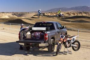 Bak Industries - Bak Industries Revolver X2 16-22 Tacoma 6ft. w/Deck Rail System - 39427 - Image 8