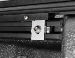 Roll N Lock - Roll N Lock Truck Bed Cover M-Series-20-22 Gladiator with Trail Rail System; 5ft. - LG495M - Image 5