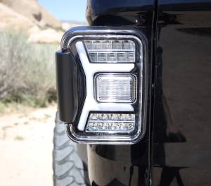 Winjet - RENEGADE LED SEQUENTIAL TAIL LIGHTS-GLOSS BLACK CLEAR - CTRNG0669-GBC-SQ - Image 3