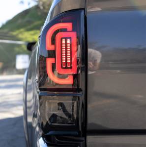 Winjet - RENEGADE LED SEQUENTIAL TAIL LIGHTS-BLACK / SMOKE - CTRNG0685-BS-SQ - Image 3